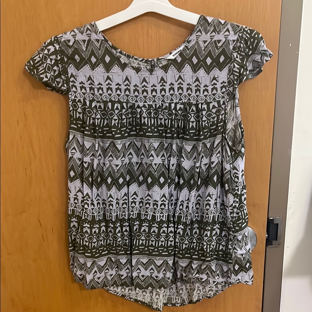 Patterned Green and White Women's Top